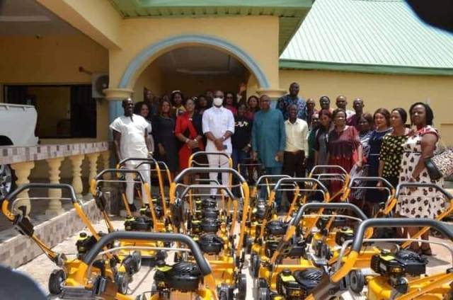 Aniocha South Council Boss Presents Mowers To Public Schools …Says Era of Using Pupils As Labourers Over.