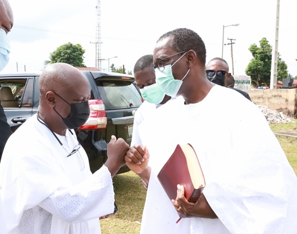 Education: Okowa urges wealthy Nigerians to assist less-privileged
