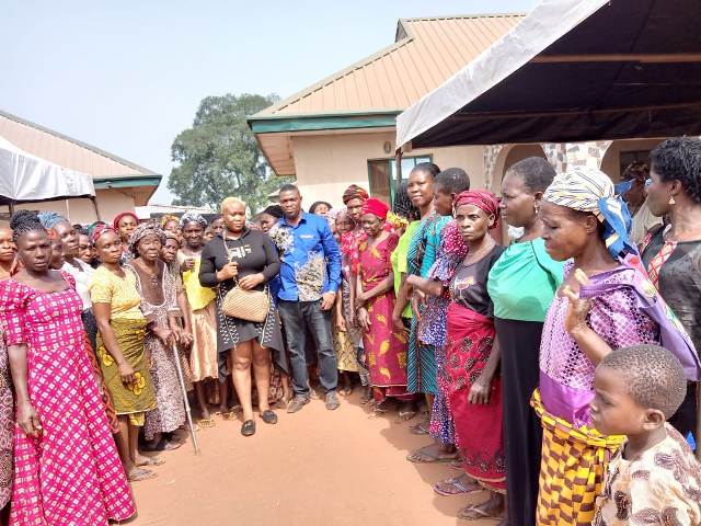 Christmas: Anorich/Tina Foundation takes Care of Indigent Widows in Issele-Azagba