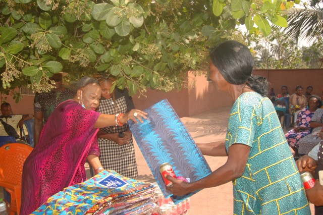 Okwuofu Charges Political Office Holders To Impact More Lives Positively …As Female Councilor Showers Gifts worth Millions To Over 500 Indigent Women