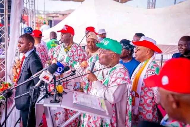Atiku Vows To Pay Special Attention In Education, Youth Empowerment, As The PDP Campaign Train Lands In Ondo
