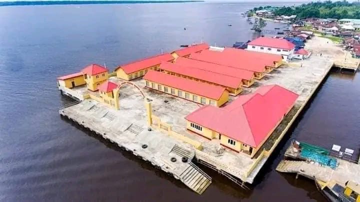 Ayu Inaugurates Multi-Billion Naira Ogheye Floating Market In Delta, Says Okowa Earned PDP’s Vice-Presidential Ticket