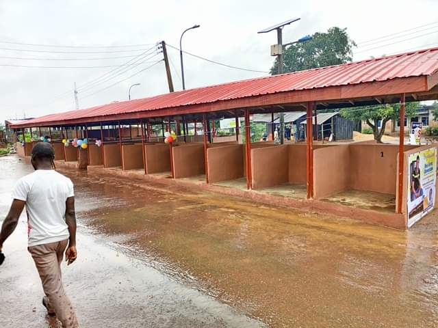 Aniocha North Council Chairman Okwechime, Commissions Onich-Ugbo Market, Completes Ugboba Primary Health Care Centre, Obomkpa Primary Health Care Centre Fencing in Progress… As Solar Street Lights Illuminates Council Premises at Night