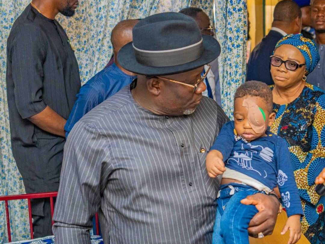 Delta Governor, Oborevwori visits family Of Two-Year-Old killed by NDLEA Officials 