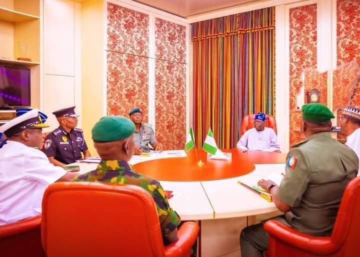 Tinubu Meets NSA, Service Chiefs, Urges Team Work…Says There’s Work To Be Done 