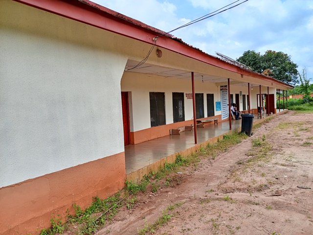 Delta State Female Councillor, Nkabu Renovates  Health Care Centre, Provides Bed sheets, Window Blinds, Sanitation items …As Traditional Ruler Inspects Project, Offers Prayers For Nkabu 