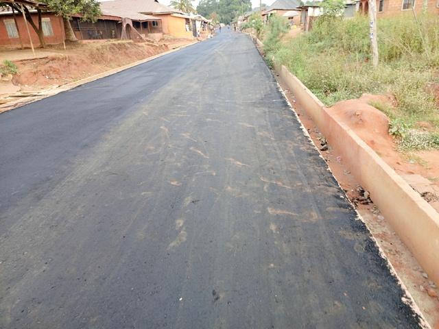We’ll Complete Issele-Uku Market Road/Nnamdi Mohayam Street Road Project Before 24th December As Ndudi Elumelu’s Christmas Gift To The People – Site Engineer