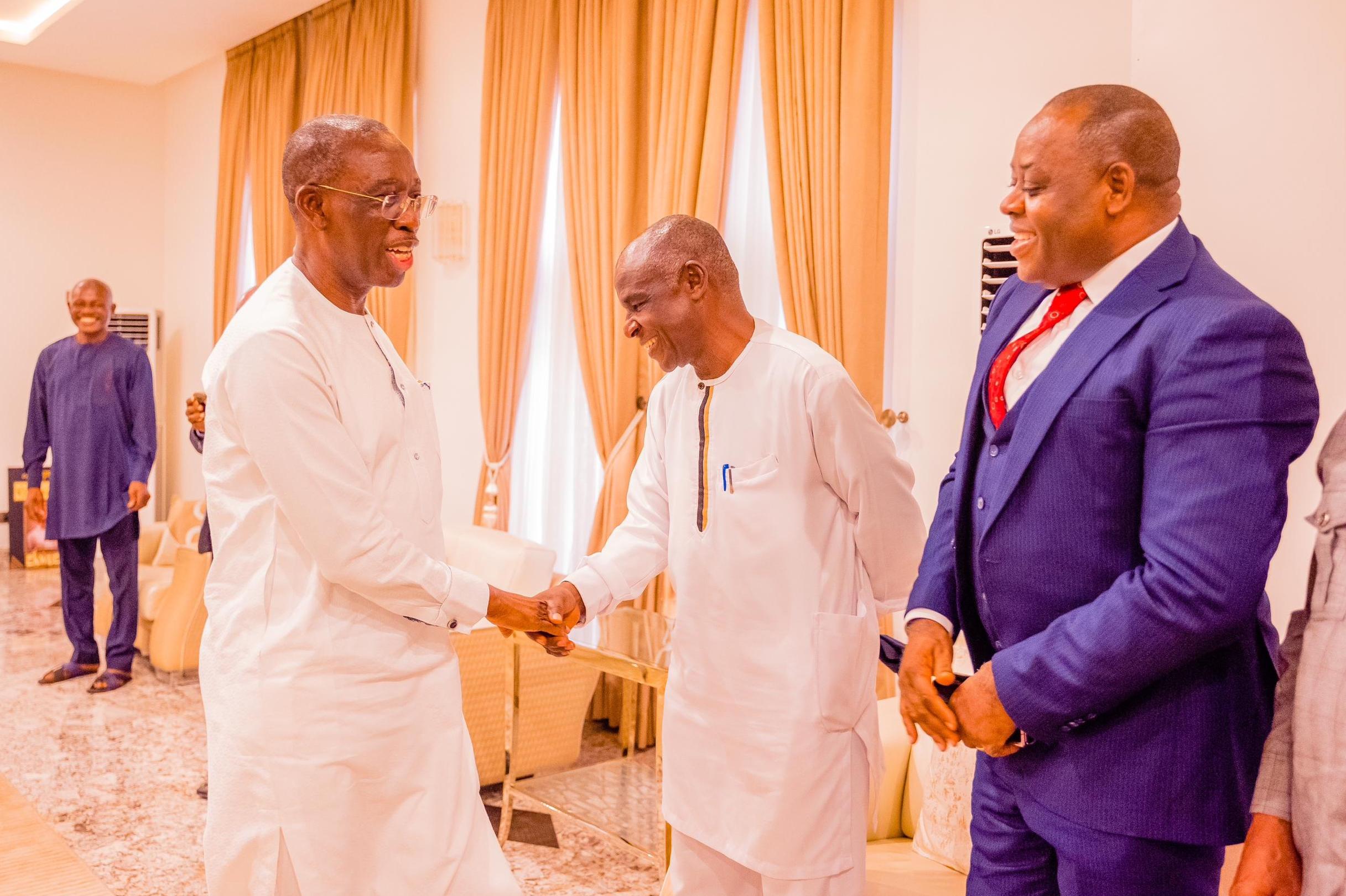 EFCC’s Invitation Stimulates Okowa’s Political Consciousness, As He Receives Owa-Alero Development Union On  Solidarity Visit