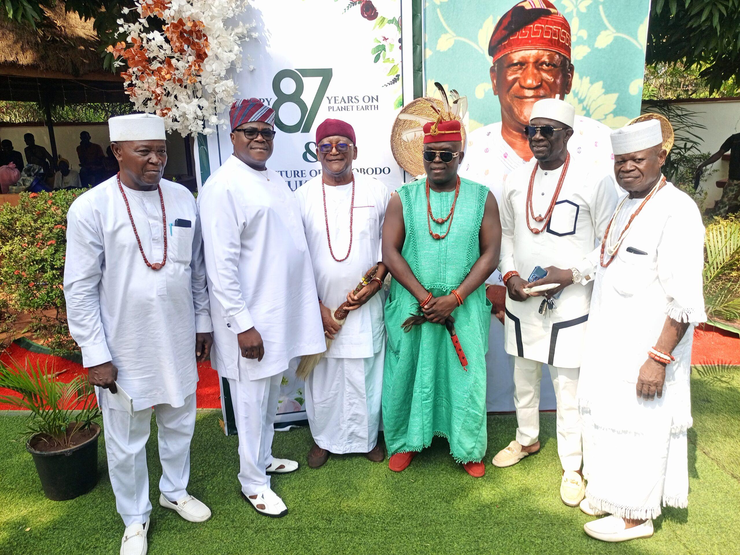 Desert Warrior, Newton Jibunoh Becomes Nna-Obodo Of Akwukwu-Igbo Amidst Celebration Of His 87th Birthday