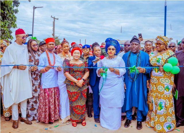 Deaconess Oborevwori Inaugurates Issele-Uku Modern Market, Says It’s A Significant Stride In Grassroots Development 
