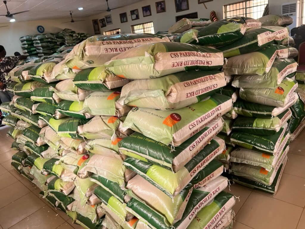Elumelu Distributes 600 Bags of Rice, Other Gift Items to Constituents to Mark 2025 Christmas