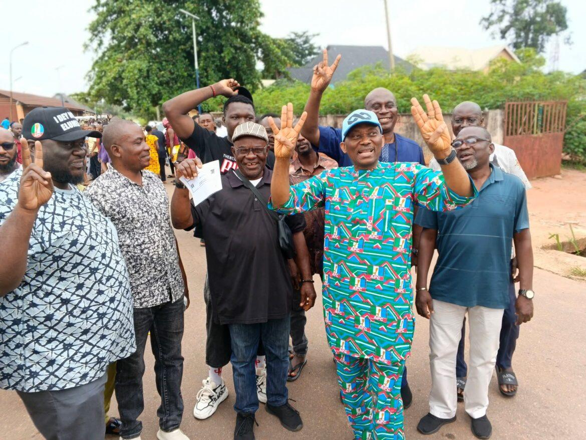 Elumelu Hails Massive APC Turnout For Tinubu’s Presidential Primary in Aniocha/Oshimili