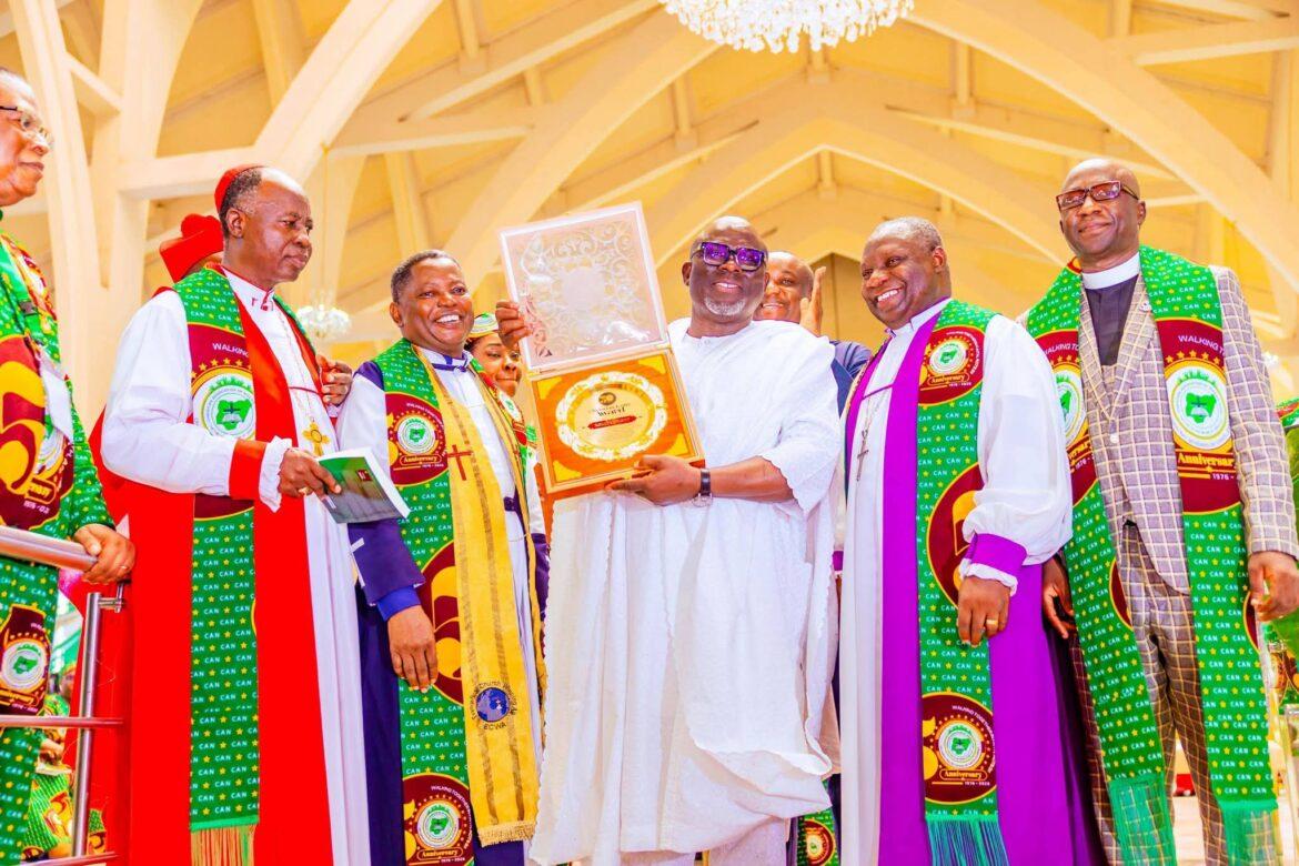 CAN Honours Oborevwori With Christian Icon Award